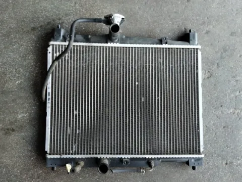 Ψυγείο Κινητήρα (Νερού) για TOYOTA YARIS (1999 - 2002) (XP10) Hatchback - 3dr 1000 1SZ-FE petrol 68 SCP10 , Hatchback - 5dr , (2003 - 2005) (XP10) , Hatchback - 5dr (VNKKL123X0A) *Γ*
