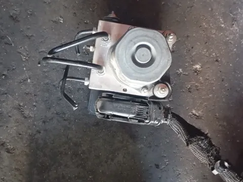 Μονάδα ABS A0004313700 για MERCEDES C - CLASS (2014 - ) (W205) 