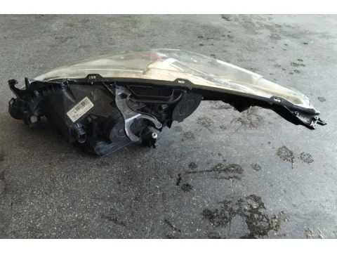 Φανάρι Εμπρός Δεξί ( Ελαττωματικες Βασεις ) για PEUGEOT 3008 (2009 - 2013) (T84) , 5008 (2009 - 2013)  - 