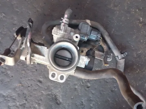 Σώμα Πεταλούδας 1368001702 για TOYOTA YARIS (2003 - 2005) (XP10) 