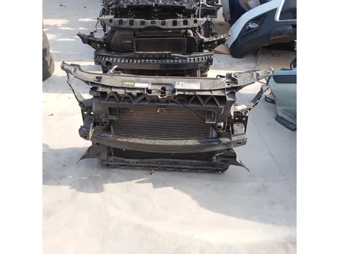Μούρη (με καπό και φτερά) για SEAT LEON FR Mε Xenon Φανάρια  (2013 - 2019) *Γ* - 