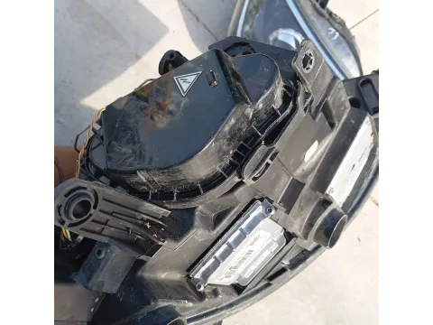 Μούρη (με καπό και φτερά) για SEAT LEON FR Mε Xenon Φανάρια  (2013 - 2019) *Γ* - 