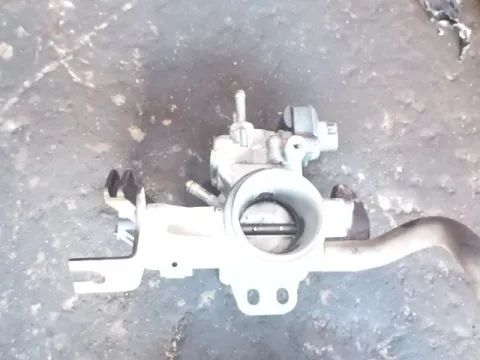 Σώμα Πεταλούδας 1368001702 για TOYOTA YARIS (2003 - 2005) (XP10) 