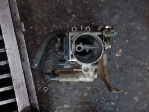 Σώμα Πεταλούδας RHN5017 για NISSAN ALMERA (1995 - 1998) (N15) 