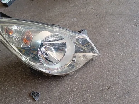 Φανάρι Εμπρός Δεξί Σπασμένη Βάση για OPEL AGILA (2008 - ) Hatchback - 5dr 
