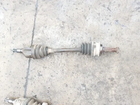 Ημιαξόνιο Εμπρός Αριστερό για TOYOTA STARLET (1996 - 1999) (EP90-1) 1300 (4E-FE) petrol 75 (EP91) 16V 