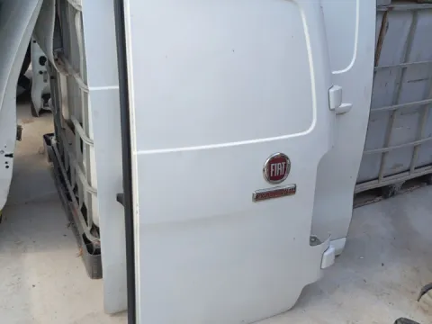 Πόρτα Πίσω Δεξιά Δίφυλλη Χ.Τζάμι 1,35 Ύψος  για FIAT SCUDO (2021 - ) , OPEL VIVARO (2019 - ) , CITROEN JUMPY (2016 -) III , PEUGEOT EXPERT (2016 -) , TOYOTA PROACE (2018 - ) *Γ*