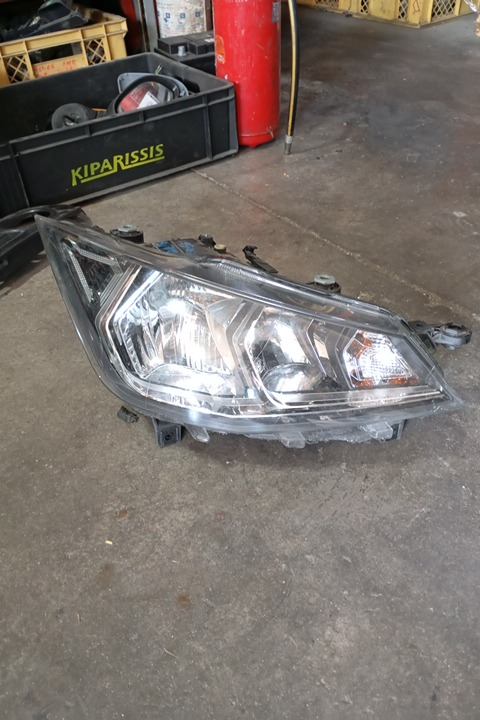 Φανάρι Εμπρός Δεξί Απλό Με Led Πορείας 9pin για SEAT IBIZA (2017 - ) (6F)  Φανάρι Εμπρός Δεξί Απλό Με Led Πορείας 9pin για SEAT IBIZA (2017 - ) (6F)