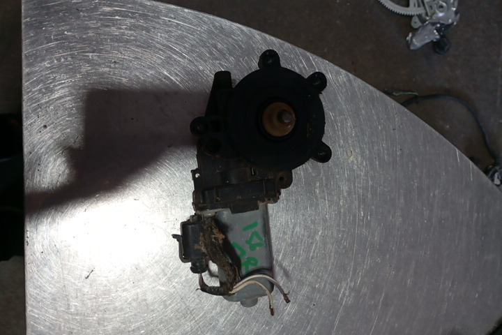 Γρύλος Παραθύρου Μοτερ Πίσω Δεξί 2pin  για ALFA ROMEO 156 (1997 - 2003) (932) Sedan - 4dr *O* Γρύλος Παραθύρου Μοτερ Πίσω Δεξί 2pin  για ALFA ROMEO 156 (1997 - 2003) (932) Sedan - 4dr *O*