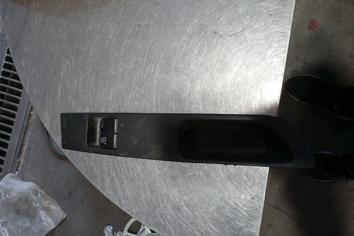 Διακόπτης Παραθύρων Κεντρικός Αριστερής 6pin  για NISSAN MICRA (2003 - 2005) (K12)  Διακόπτης Παραθύρων Κεντρικός Αριστερής 6pin  για NISSAN MICRA (2003 - 2005) (K12)