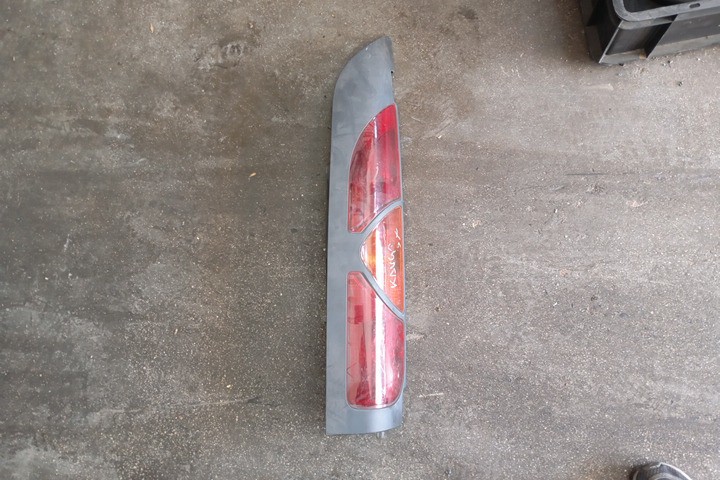 Φανάρι Πίσω Αριστερό Δίφυλλη Πόρτα Με Μαύρο Πλαίσιο  για RENAULT KANGOO (1998 - 2003) (KC)  Φανάρι Πίσω Αριστερό Δίφυλλη Πόρτα Με Μαύρο Πλαίσιο  για RENAULT KANGOO (1998 - 2003) (KC)